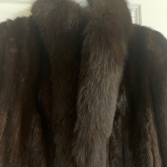 Avanti Full Length Collared  Mink Coat Like New Condition -Size Small - Picture 6 of 7
